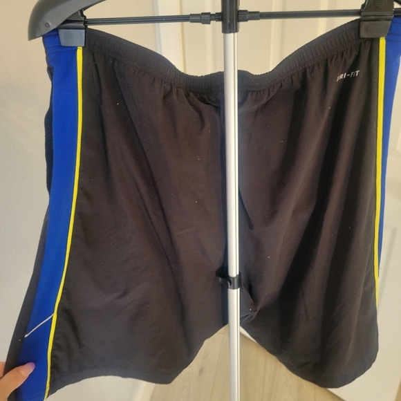 Men's Nike Shorts Size L - Picture 3 of 5